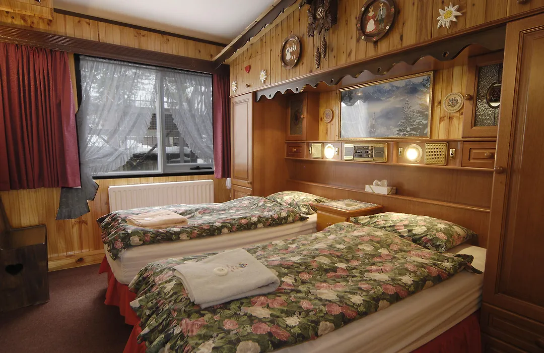Karelia Alpine Lodge-1